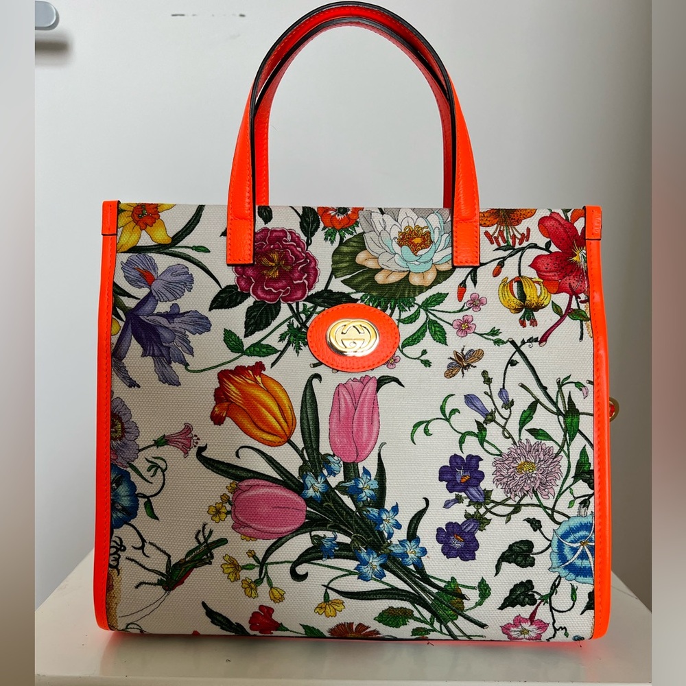 Gucci Medium Flora Canvas Tote in White Multicolor (orange fluo)